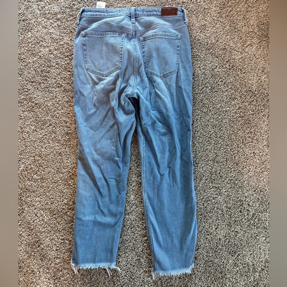 Hollister Hi Rise Mom Jeans - Picture 5 of 5